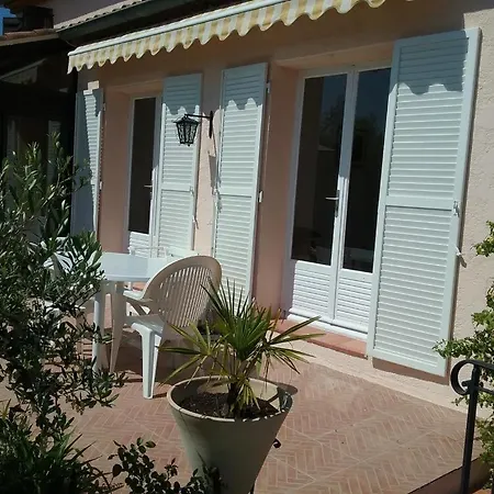Holiday home Le Le Goeland A 5 Km De La Frejus